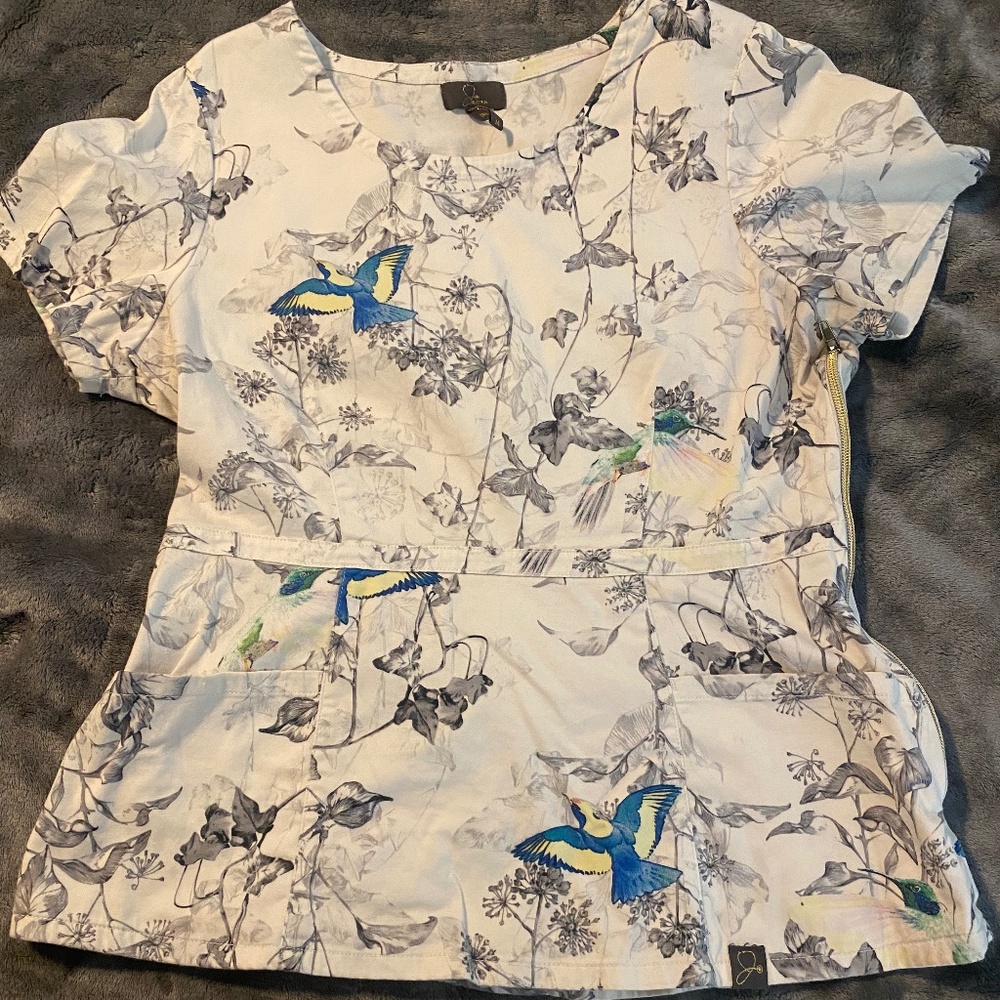 Jaanuu Scrub Top